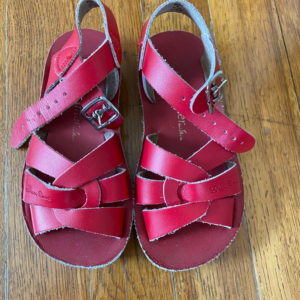 Kids Red leather sun sans